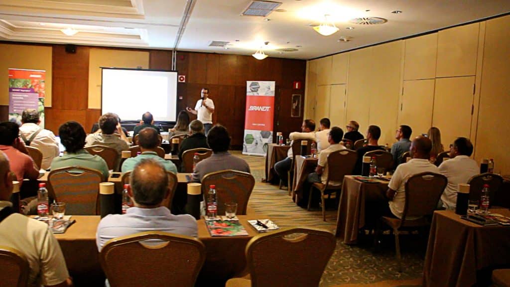 ensayo de la universidad de granada en las jornadas técnicas de agricultura